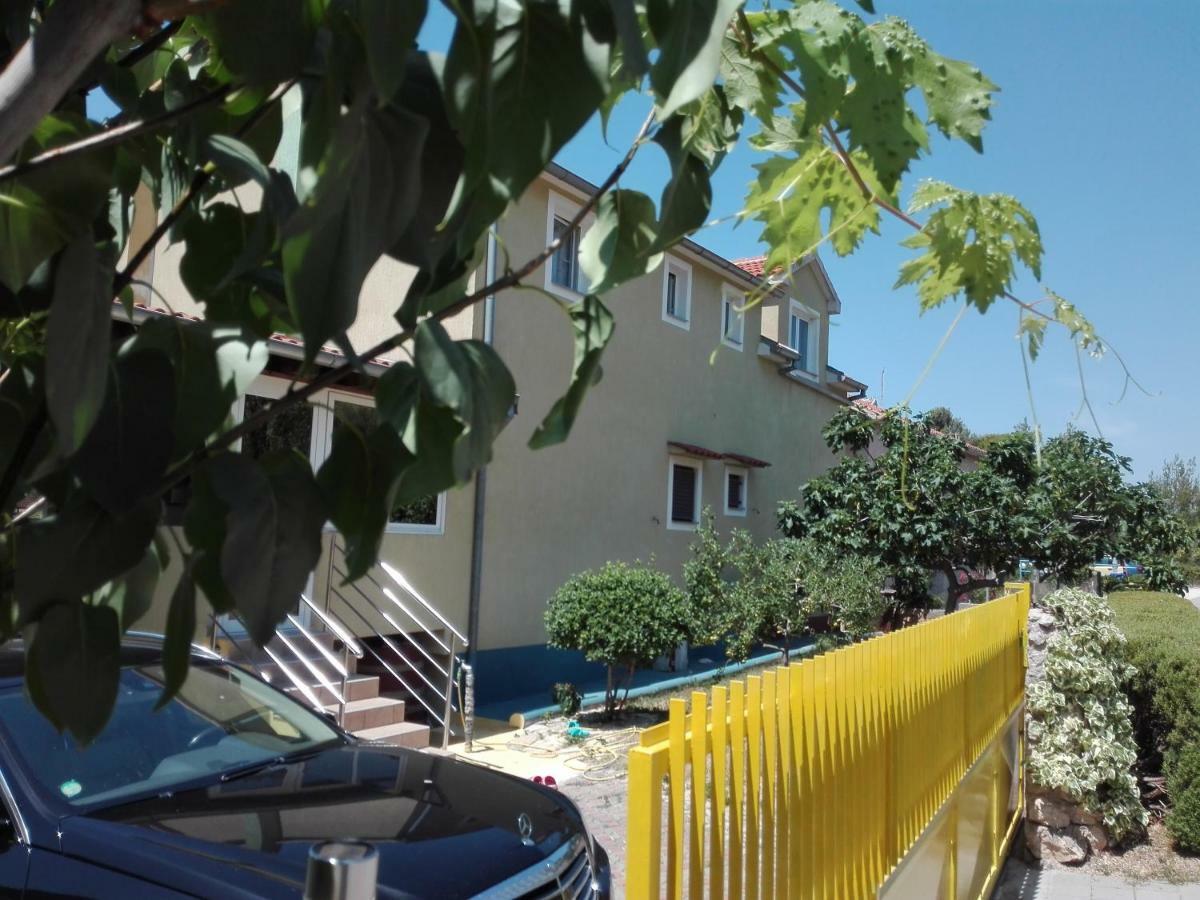 ביוגראד נה מורו Apartments Jadranska מראה חיצוני תמונה